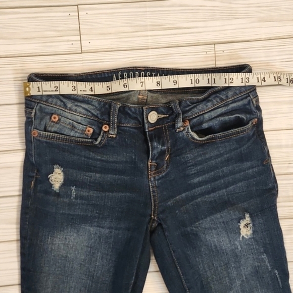 Womens Aeropostale Y2K style slightly distressed jeans size 0 short. - Picture 6 of 13